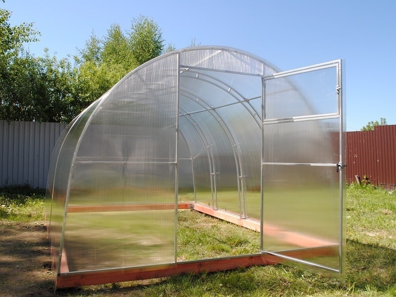 Теплица из поликарбоната Урожай Цинк21