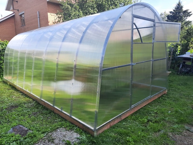 Теплица из сотового поликарбоната Урожай Титан90